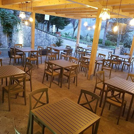 Hotel Pineta Ristorante Country House In Fabriano Campodonico  Екстериор снимка