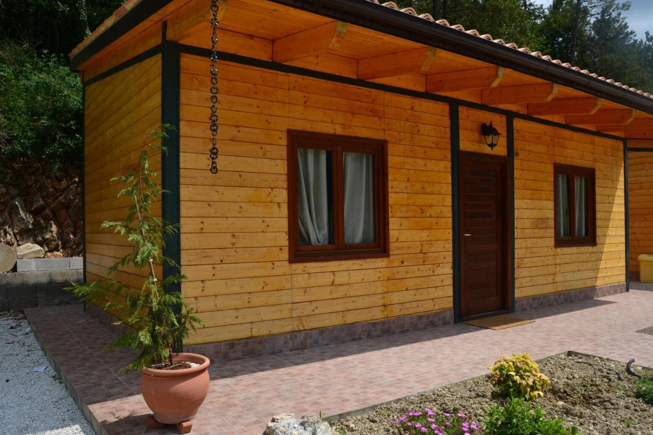 Hotel Pineta Ristorante Country House In Fabriano Campodonico  Стая снимка